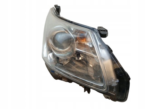LAMPA PRAWY PRZÓD TOYOTA AVENSIS T27 (2009-2011) 2.0 D4D 126KM 81126-05310