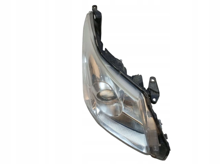 LAMPA PRAWY PRZÓD TOYOTA AVENSIS T27 (2009-2011) 2.0 D4D 126KM 81126-05310