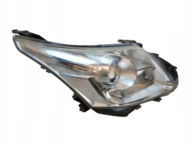 LAMPA PRAWY PRZÓD TOYOTA AVENSIS T27 (2009-2011) 2.0 D4D 126KM 81126-05310