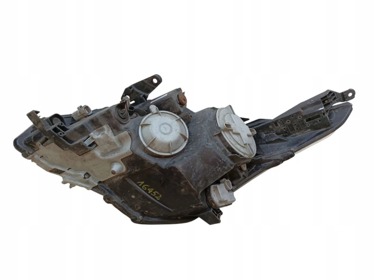 LAMPA PRAWY PRZÓD TOYOTA AVENSIS T27 (2009-2011) 2.0 D4D 126KM 81126-05310