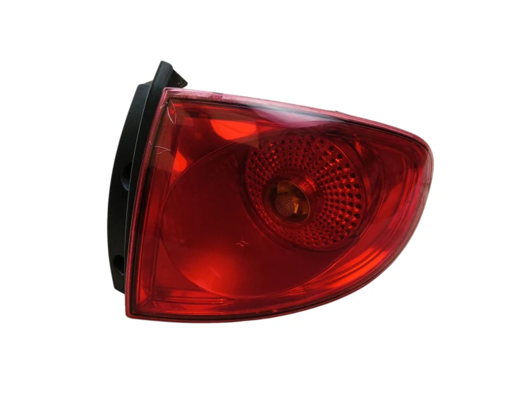 LAMPA PRAWY TYŁ SEAT ALTEA (2004-2009) 1.9 TDI 105KM 5P0945096E