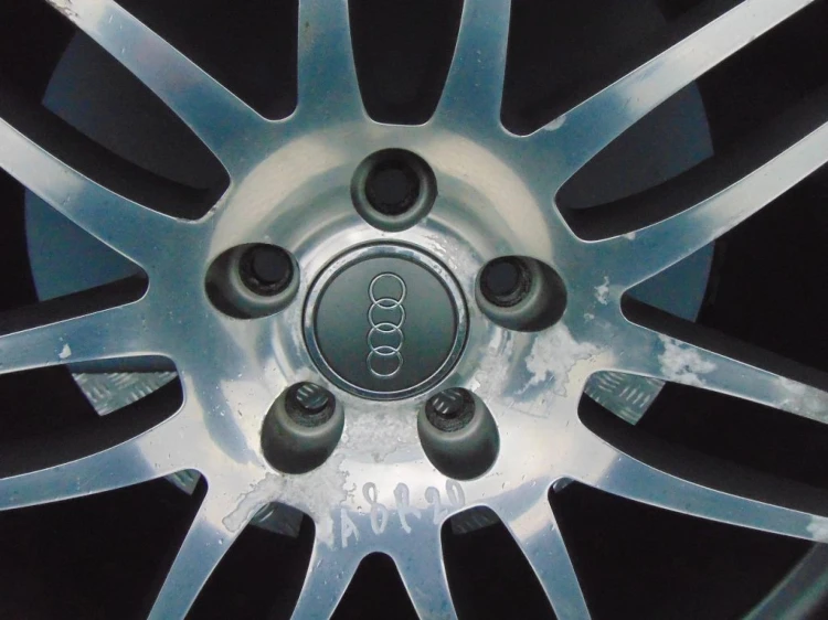FELGA ALUMINIOWA AUDI A8 D3(2002-2009) 4.2 TDI 20