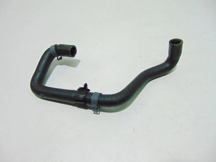 PRZEWÓD WODY VOLKSWAGEN PASSAT B8 5Q0121063M