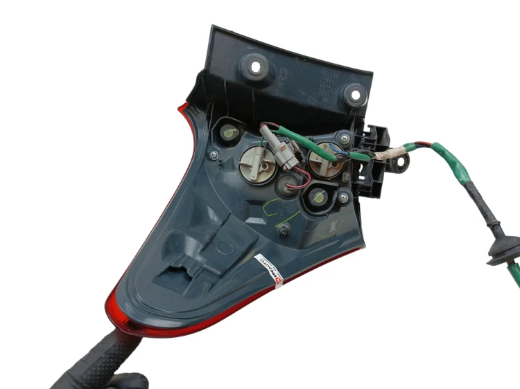 LAMPA PRAWY TYŁ TOYOTA AURIS II E18 LIFT (2015-2018) 1.2 D-4T 116KM