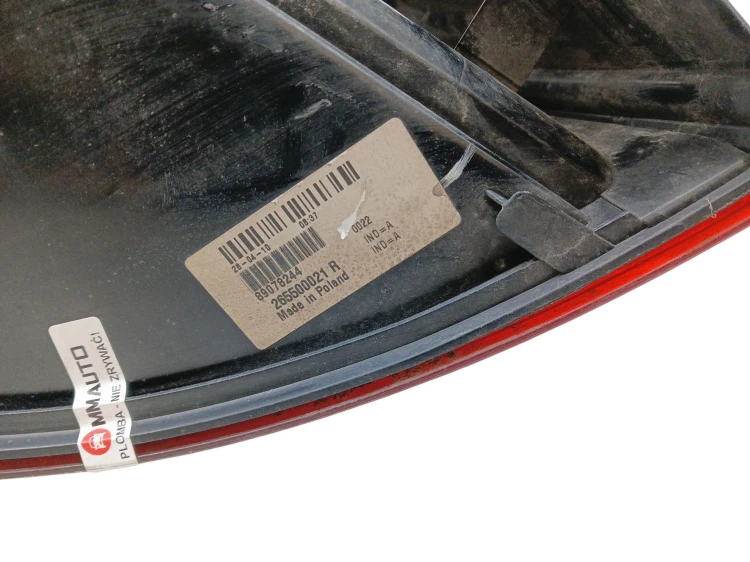 LAMPA PRAWY TYŁ RENAULT LAGUNA III (2007-2010) 2.0 DCI 150KM 265500021R