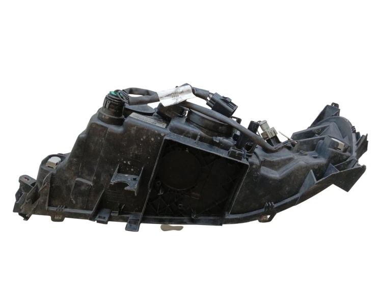 LAMPA PRAWY PRZÓD VOLVO S60 I LIFT (2004-2010) 2.0 T 180KM 30698836