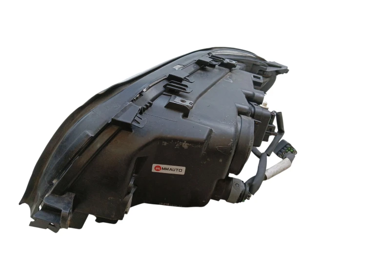 LAMPA PRAWY PRZÓD VOLVO S60 I LIFT (2004-2010) 2.0 T 180KM 30698836
