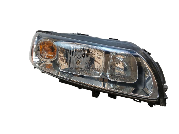 LAMPA PRAWY PRZÓD VOLVO S60 I LIFT (2004-2010) 2.0 T 180KM 30698836