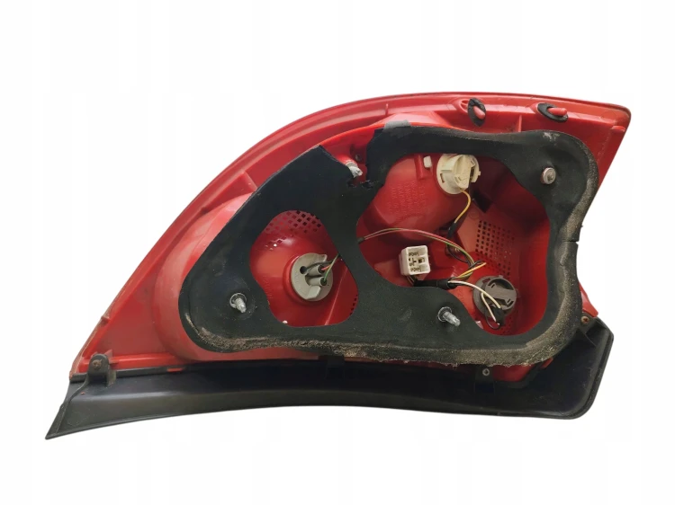 LAMPA PRAWA PRAWY TYŁ KIA CEED I ED (2006-2009) HB 5D EUROPA