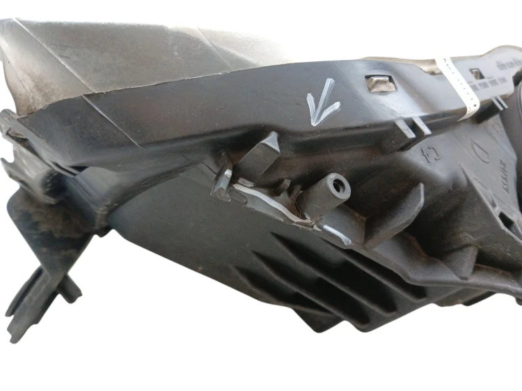 LAMPA PRAWY PRZÓD CITROEN C5 III LIFT (2010-2012) 2.0 HDI 140KM 9674869880