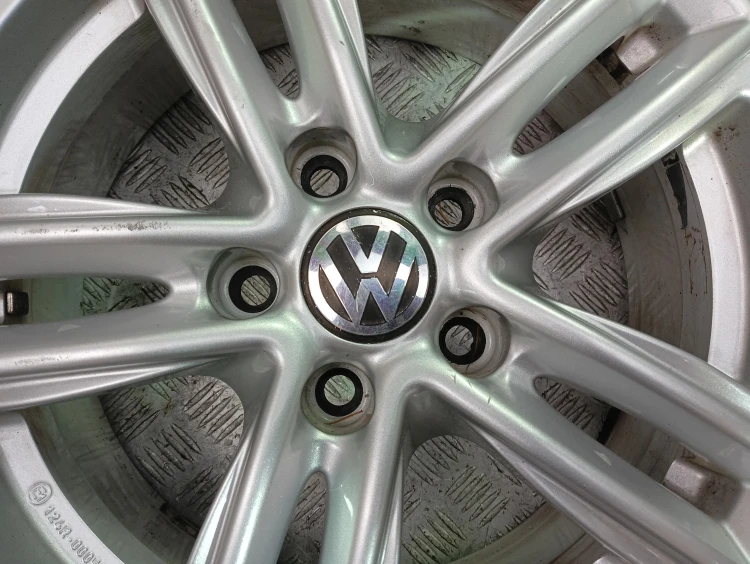 FELGA ALUMINIOWA VOLKSWAGEN PASSAT B6 (2005-2010) 2.0 FSI 150KM RC27-656