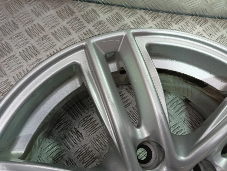 FELGA ALUMINIOWA VOLKSWAGEN PASSAT B6 (2005-2010) 2.0 FSI 150KM RC27-656