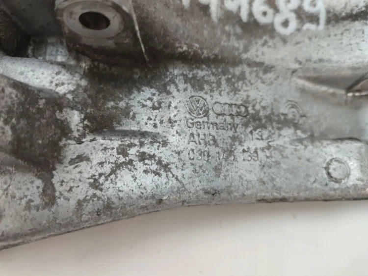 ŁAPA MOCOWANIE ALTERNATORA VOLKSWAGEN GOLF IV (1997-2006) 1.4 16V 75KM 0301