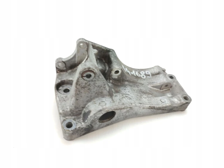 ŁAPA MOCOWANIE ALTERNATORA VOLKSWAGEN GOLF IV (1997-2006) 1.4 16V 75KM 0301
