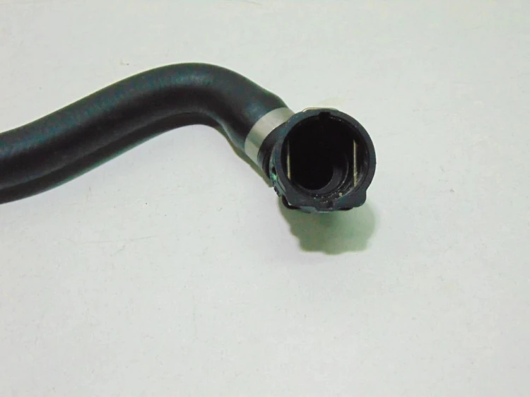 PRZEWÓD WODY VOLKSWAGEN PASSAT B8 3Q0122157P