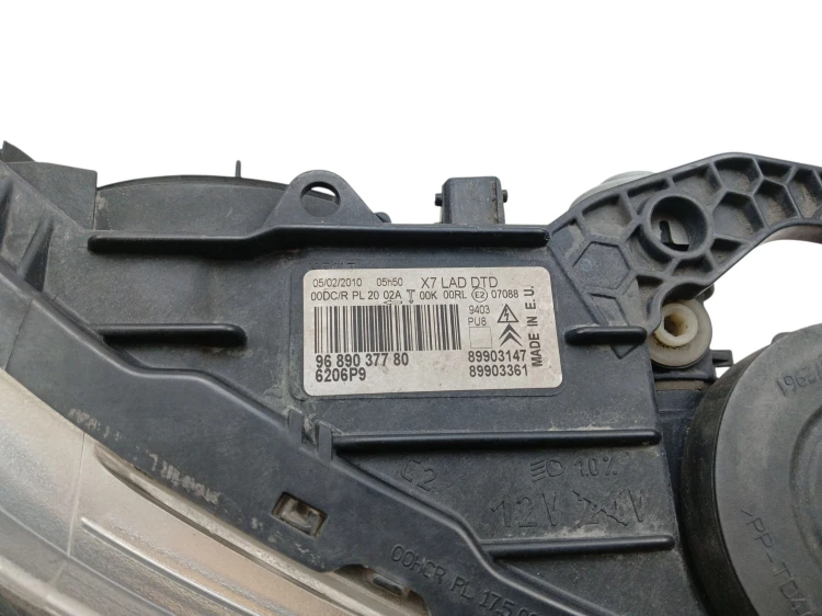 LAMPA PRAWY PRZÓD CITROEN C5 III (2008-2010) 2.0 HDI 163KM 9689037780
