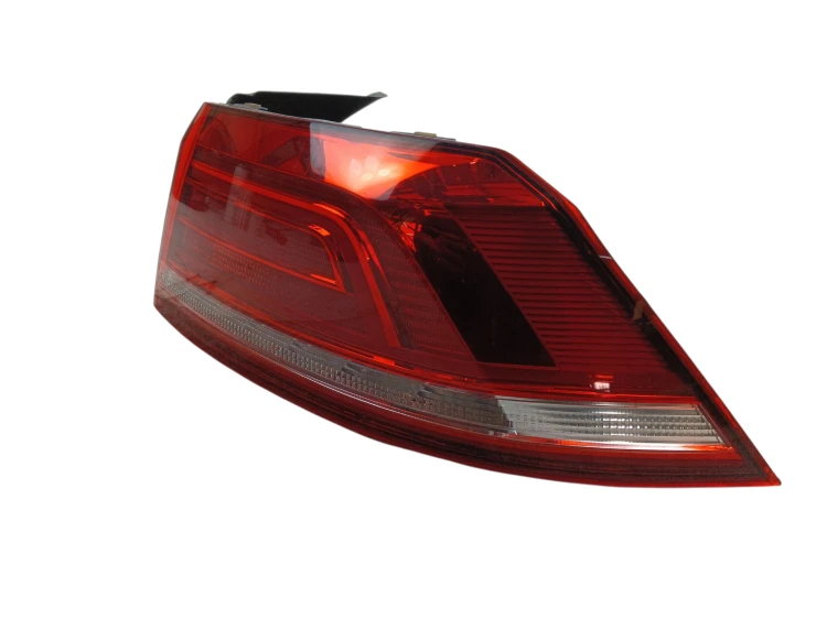 LAMPA PRAWY TYŁ VOLKSWAGEN PASSAT B8 (2014-2019) 2.0 TDI 150KM