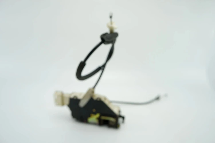ZAMEK DRZWI PRAWY PRZÓD CITROEN C4 I (2004-2008) 1.6 HDI 9647172680F