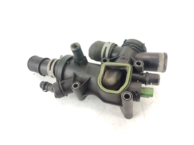 OBUDOWA TERMOSTATU FORD KUGA MK1 (2008-2010) 2.0 TDCI 136KM 9656182980