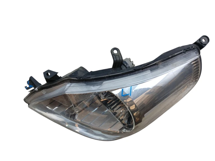 LAMPA LEWY PRZÓD TOYOTA VERSO (2009-2013) 2.0 D4D 126KM