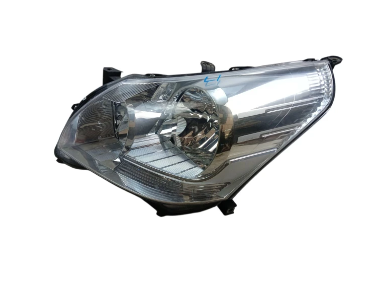 LAMPA LEWY PRZÓD TOYOTA VERSO (2009-2013) 2.0 D4D 126KM