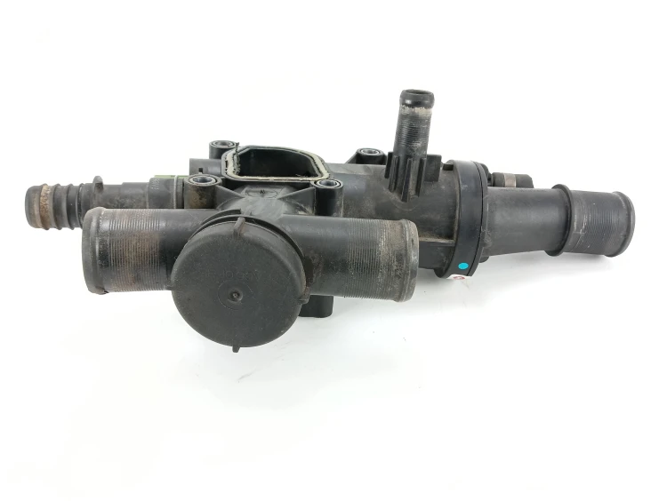 OBUDOWA TERMOSTATU FORD FOCUS MK2 (2004-2007) 2.0 TDCI 136KM 9656182980