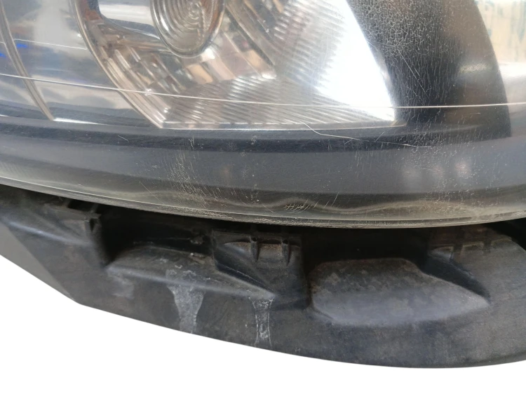 LAMPA PRAWY PRZÓD RENAULT LAGUNA II LIFT (2005-2007) 2.0 16V 133KM 82004811