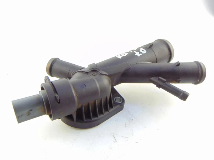 OBUDOWA TERMOSTATU VOLKSWAGEN PASSAT B7 1.6 TDI 03L121131AA