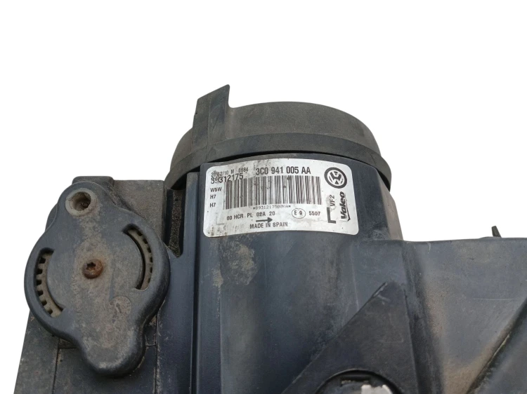 LAMPA LEWY PRZÓD VOLKSWAGEN PASSAT B6 (2005-2010) 2.0 TDI 140KM 3C0941005