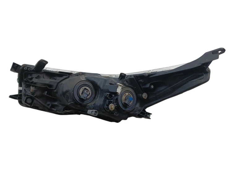 LAMPA PRAWY PRZÓD TOYOTA COROLLA E18 (2013-2016) 1.6 VALVEMATIC 132KM 81110