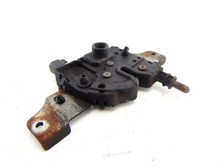 ZAMEK MASKI FORD MONDEO MK3 (2001-2007)