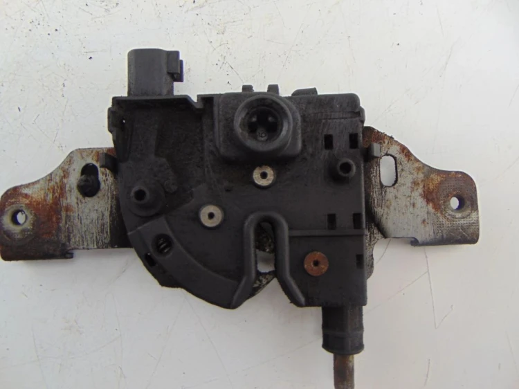 ZAMEK MASKI FORD MONDEO MK3 (2001-2007)