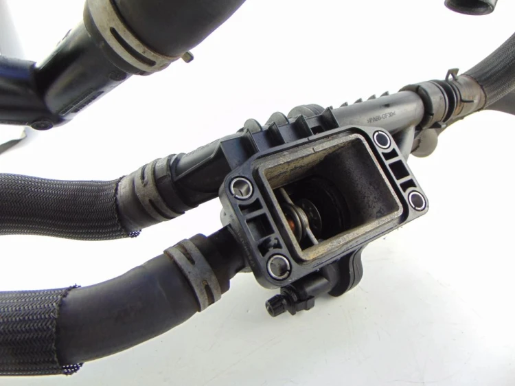 OBUDOWA TERMOSTATU PEUGEOT 5008 9684588980