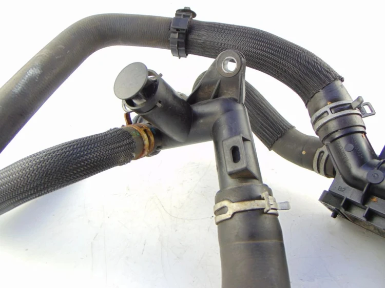 OBUDOWA TERMOSTATU PEUGEOT 5008 9684588980