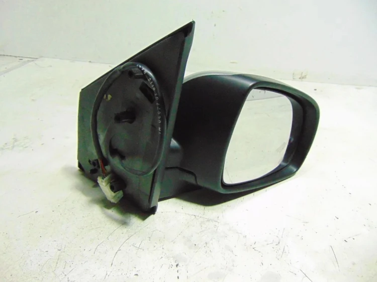 LUSTERKO PRAWE NISSAN NOTE I(2005-2013) 1.6 16V