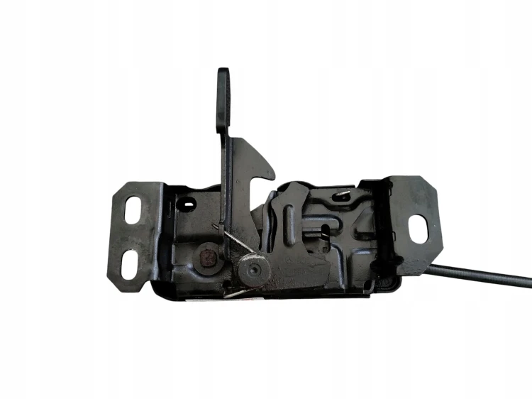 ZAMEK MASKI MERCEDES A W176 (2012-2015) 1.5 CDI 109KM A2468800460
