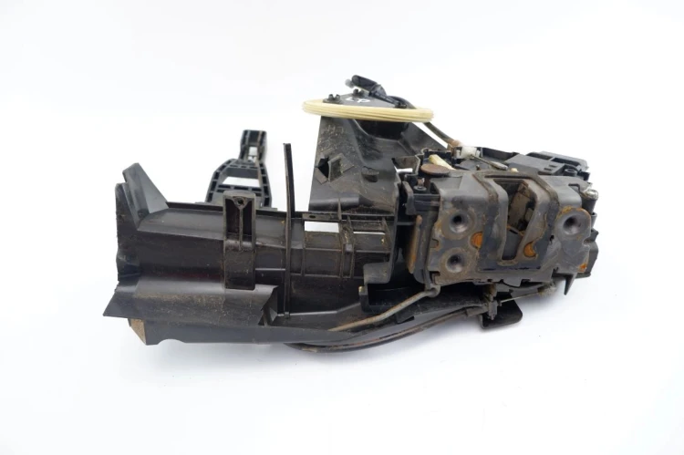 ZAMEK DRZWI LEWY PRZÓD FORD FOCUS MK2 (2004-2011) 1.8 TDCI
