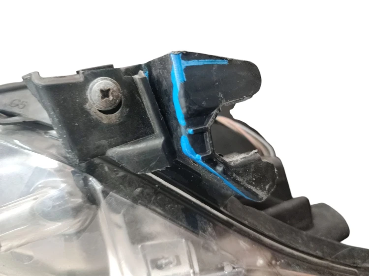 LAMPA PRAWY PRZÓD RENAULT LAGUNA III (2007-2010) 1.6 16V 110KM 260100033R