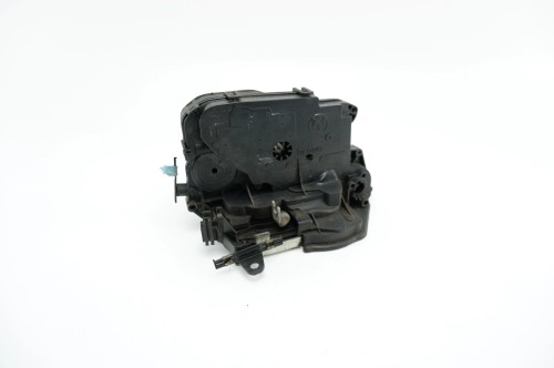 ZAMEK DRZWI LEWY PRZÓD BMW E90 LIFT (2008-2011) 2.0 D 2C1778