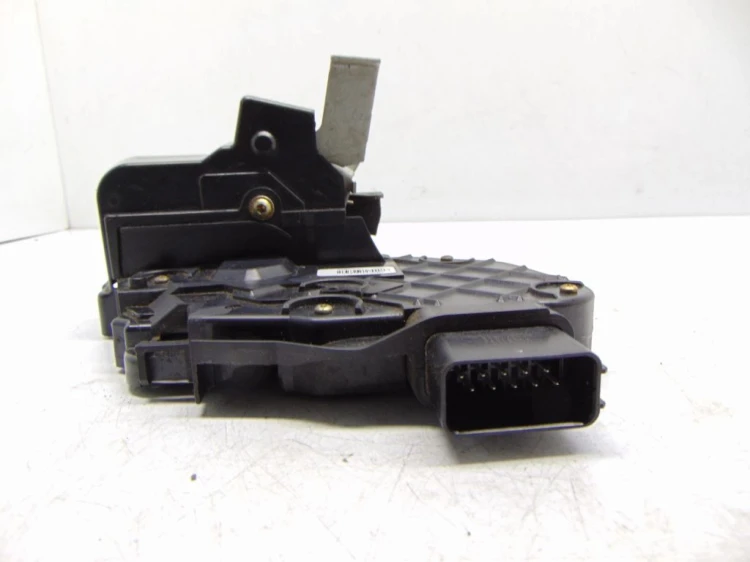 ZAMEK DRZWI LEWY PRZÓD FORD FOCUS MK2 (2004-2011) 2.0 TDCI 6N4A-L21813-CA