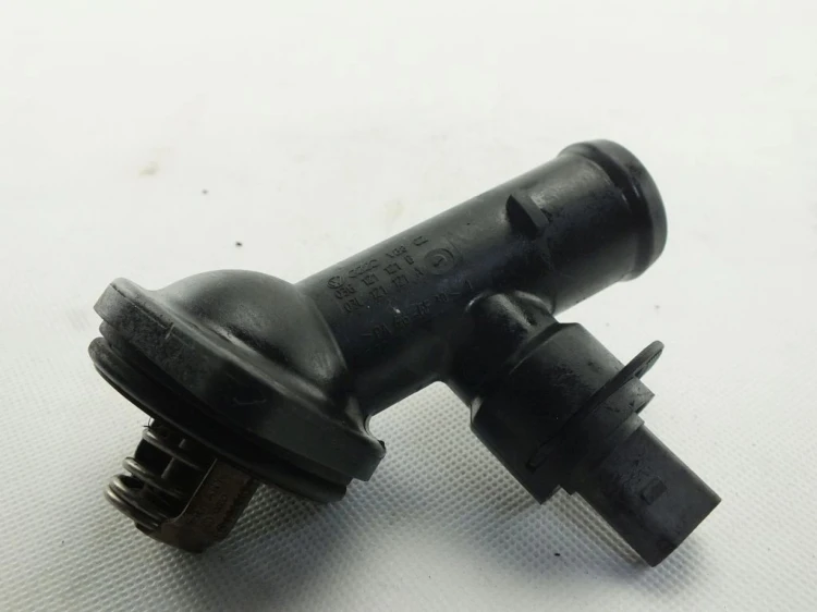 OBUDOWA TERMOSTATU VOLKSWAGEN PASSAT B6 2.0 TDI 03G121121D