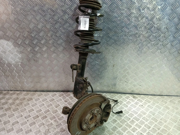 ZWROTNICA AMORTYZATOR PRAWY PRZÓD JEEP PATRIOT LIFT (2011-2017) 2.0 16V 156