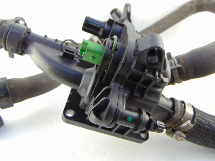 OBUDOWA TERMOSTATU CITROEN C4 PICASSO II (2013-2018) 1.6 E-HDI 9684588980