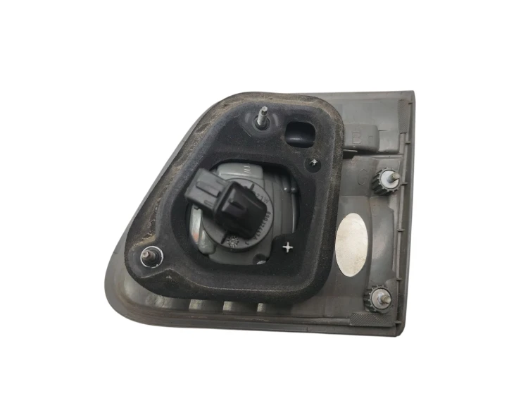 LAMPA LEWY TYŁ W KLAPE TOYOTA AVENSIS T27 (2009-2011) 2.0 D4D 126KM