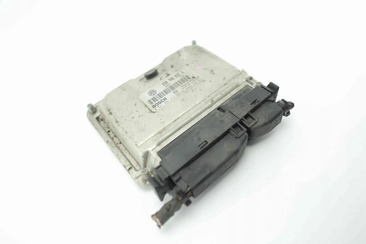 KOMPUTER STEROWNIK SILNIKA VOLKSWAGEN POLO III 6N 1.0 BEN 030906032G 026120