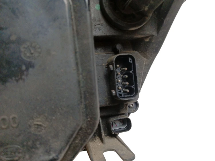 LAMPA LEWY PRZÓD BMW E61 (2003-2007) 2.0 D 163KM
