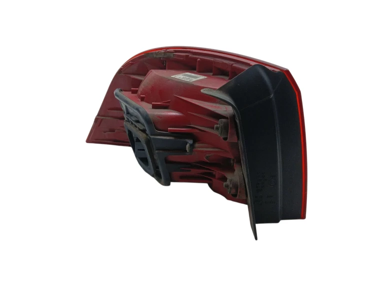 LAMPA PRAWY TYŁ VOLKSWAGEN PASSAT B7 (2010-2014) 2.0 TDI 140KM 3AF945096E