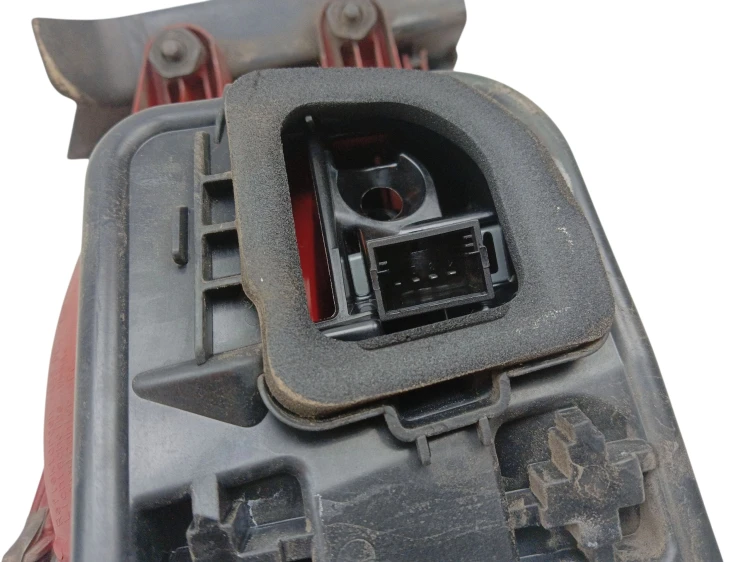 LAMPA PRAWY TYŁ VOLKSWAGEN PASSAT B7 (2010-2014) 2.0 TDI 140KM 3AF945096E