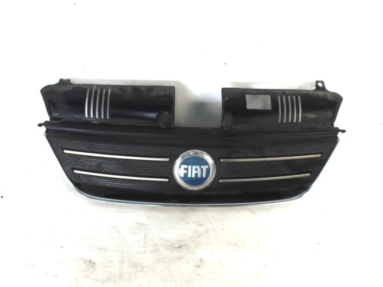ATRAPA GRILL FIAT IDEA 1.4