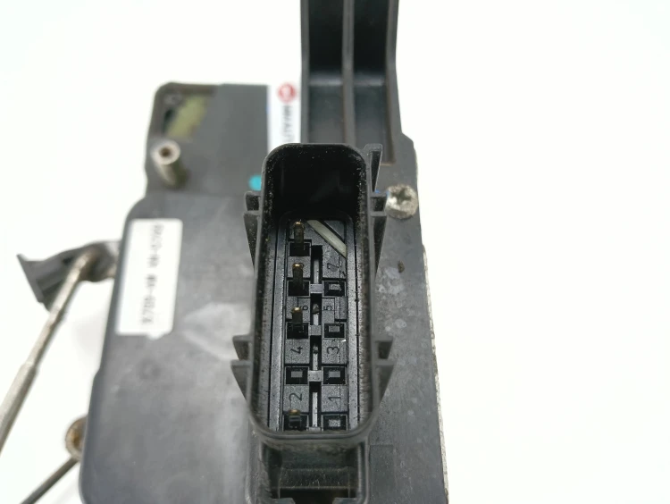 ZAMEK DRZWI PRAWY PRZÓD FORD FIESTA MK6 LIFT (2005-2008) 1.3 8V 69KM